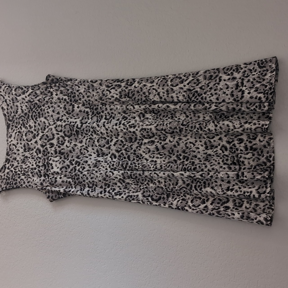 Easywear by Chicos Comfy Gray and Black Leopard Print Travel Dress - Picture 2 of 4